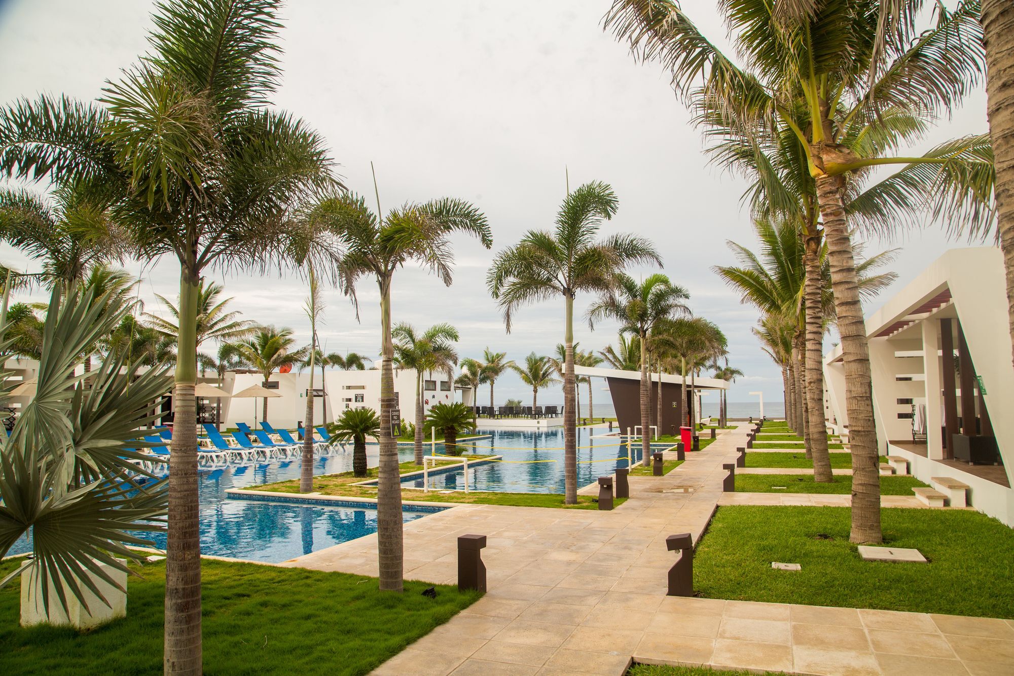 Hotel El Faro Monterrico Exterior photo